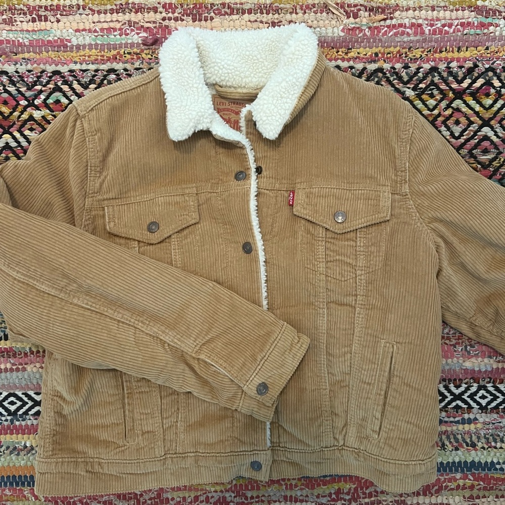 EUC XL Levi’s Corduroy Trucker Jacket with Teddy Fleece